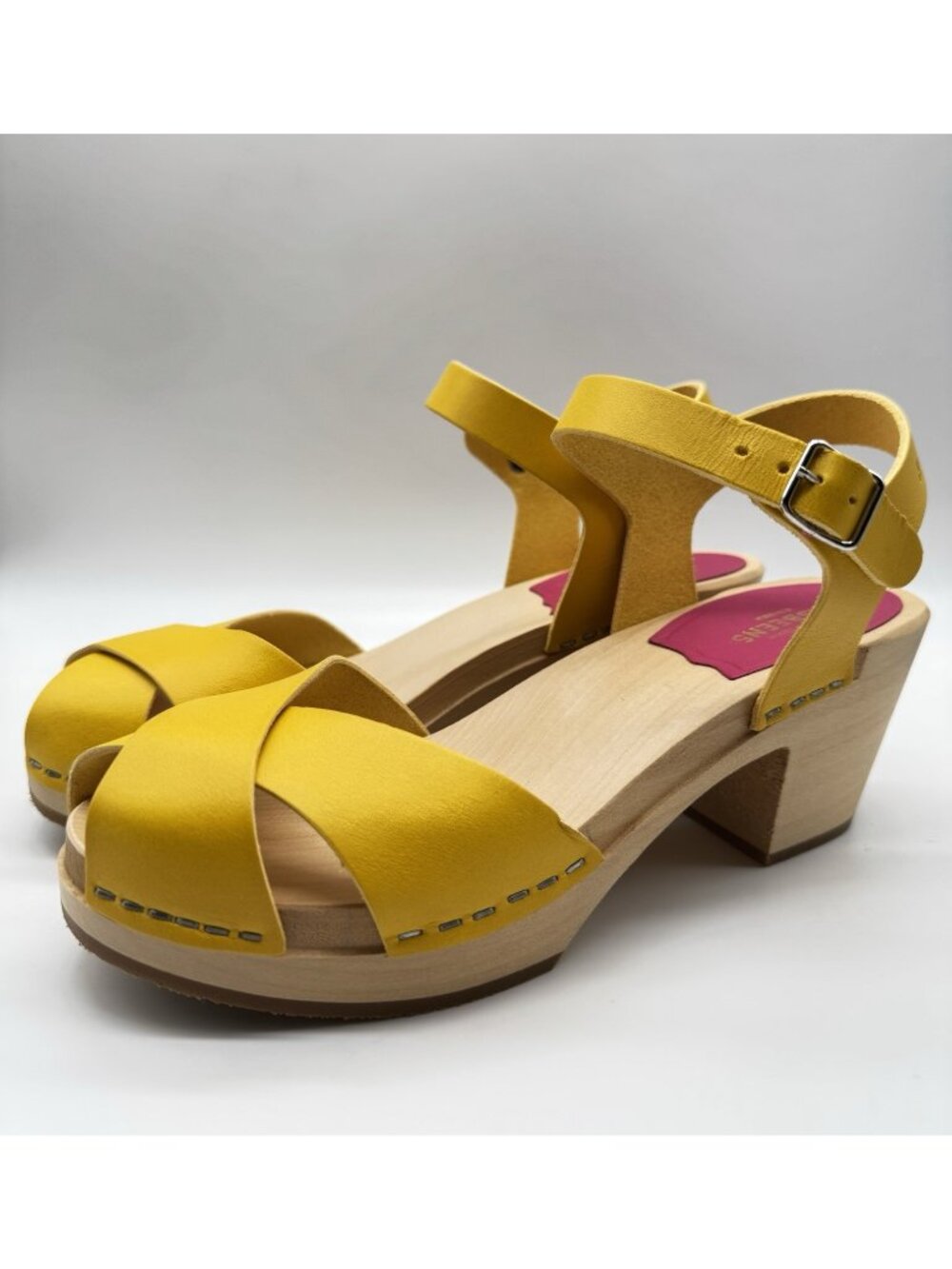 Swedish Hasbeens Women’s US 7 37 Yellow Leather Mirja Sandals Shoes Wood New